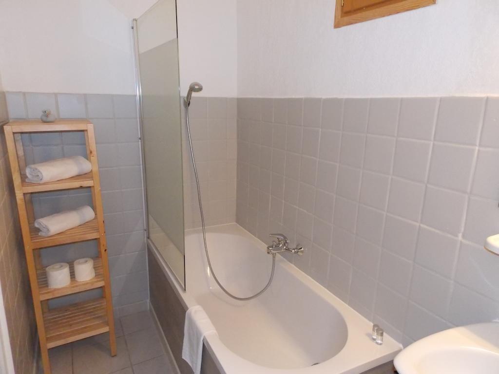 Le Clos Des Acacias Signes Bilik gambar